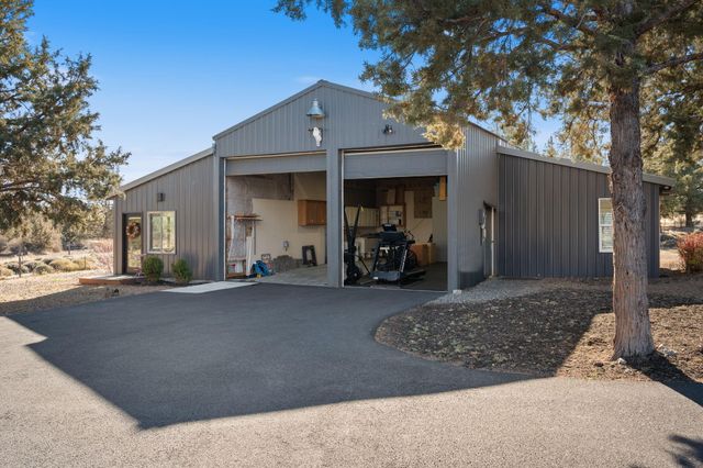 18025 Cascade Estates Drive, Bend, OR 97703