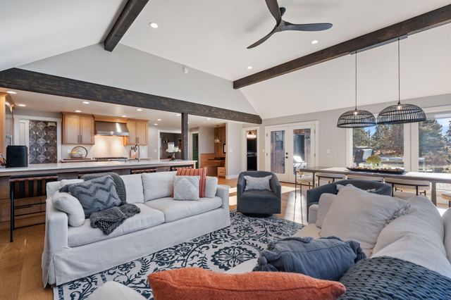 18025 Cascade Estates Drive, Bend, OR 97703