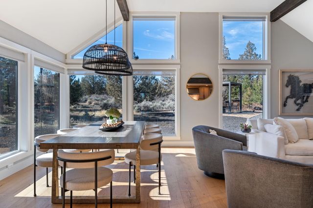 18025 Cascade Estates Drive, Bend, OR 97703