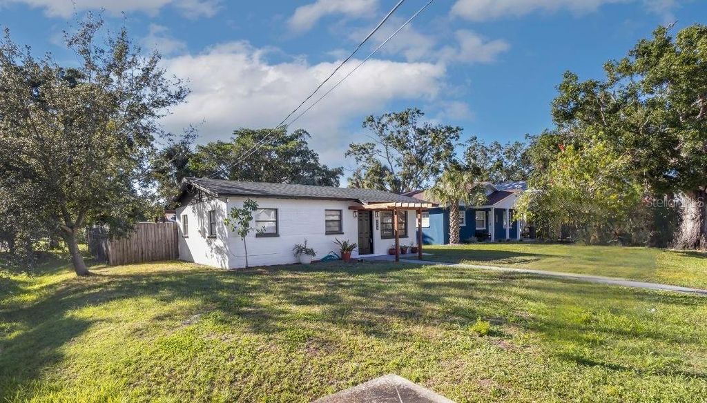 Image 4 of property listing at 7415 S OBRIEN STREET, Tampa, FL 33616