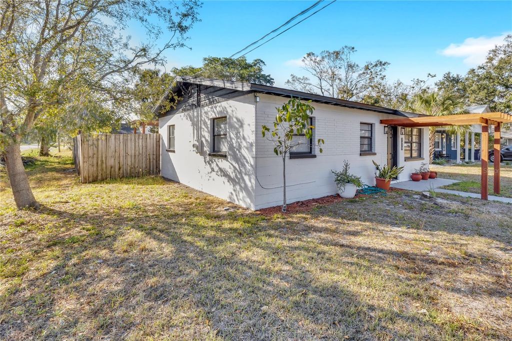 Image 5 of property listing at 7415 S OBRIEN STREET, Tampa, FL 33616
