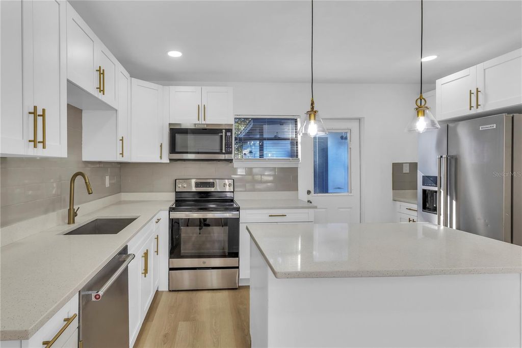 Image 10 of property listing at 7415 S OBRIEN STREET, Tampa, FL 33616