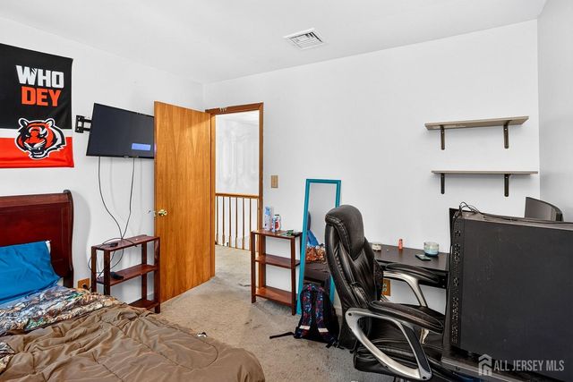 53 Hoffman Road, Monroe, NJ 08831