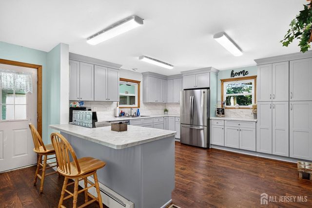 53 Hoffman Road, Monroe, NJ 08831