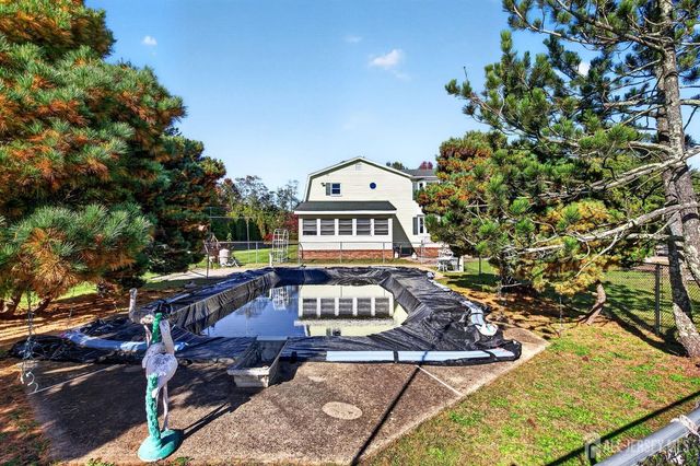 53 Hoffman Road, Monroe, NJ 08831