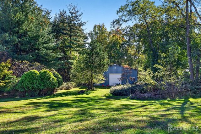 53 Hoffman Road, Monroe, NJ 08831