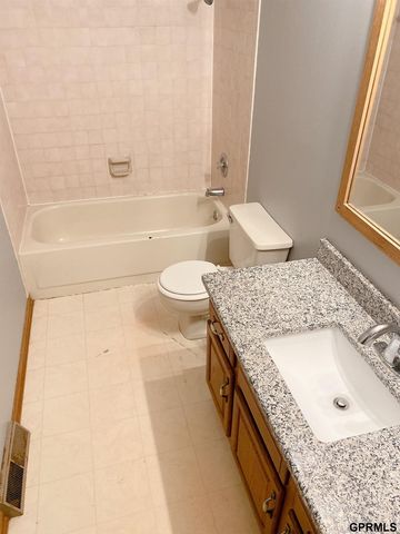 4723 N 129 Avenue, Omaha, NE 68164