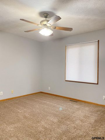 4723 N 129 Avenue, Omaha, NE 68164