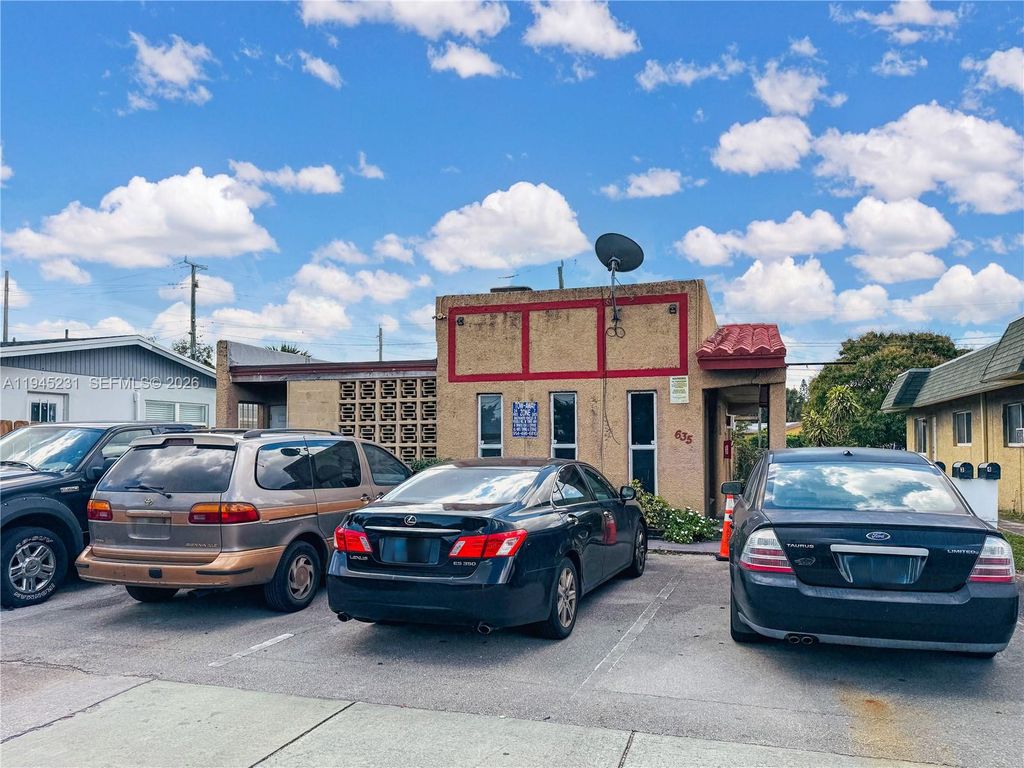 635 NW 22nd Rd, Fort Lauderdale, FL 33311