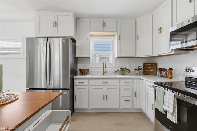 18815 Arrowhead Avenue, Cleveland, OH 44119