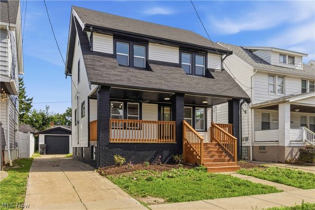18815 Arrowhead Avenue, Cleveland, OH 44119