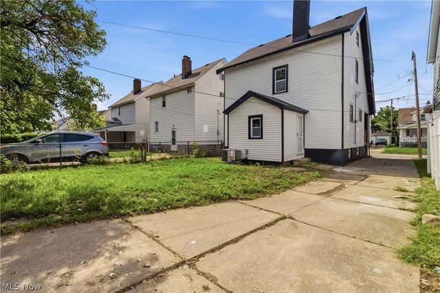 18815 Arrowhead Avenue, Cleveland, OH 44119