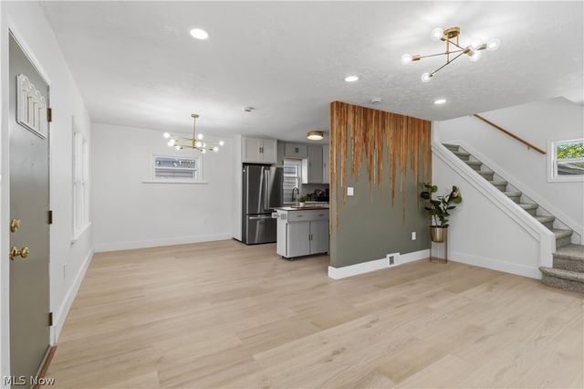18815 Arrowhead Avenue, Cleveland, OH 44119
