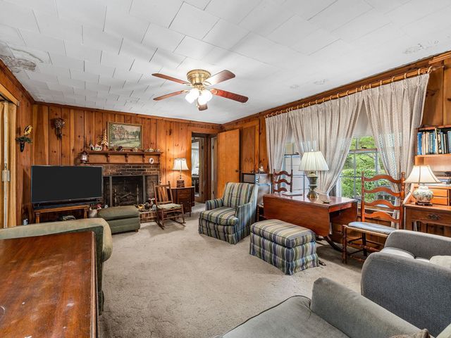 410 Allison Dr, Spartanburg, SC 29306