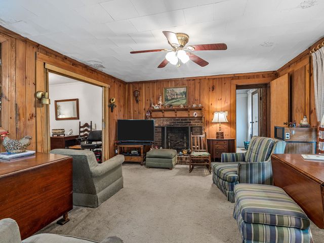 410 Allison Dr, Spartanburg, SC 29306