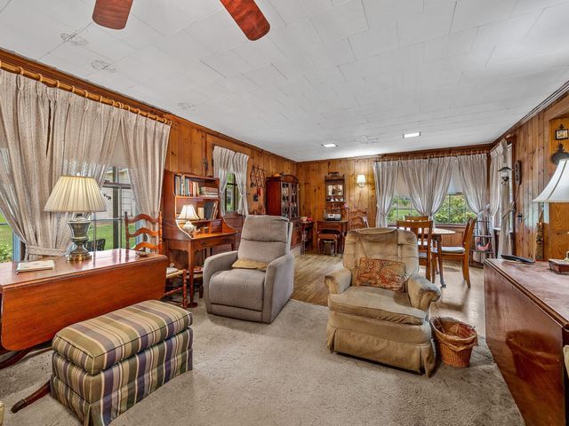 410 Allison Dr, Spartanburg, SC 29306