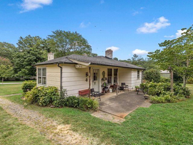 410 Allison Dr, Spartanburg, SC 29306