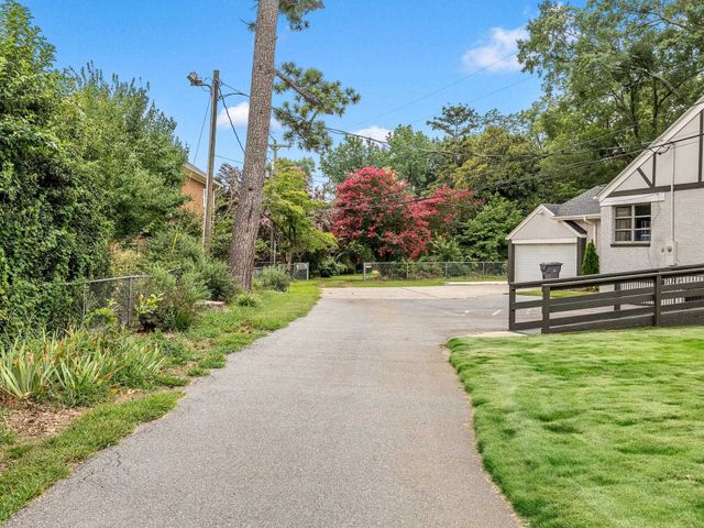 410 Allison Dr, Spartanburg, SC 29306