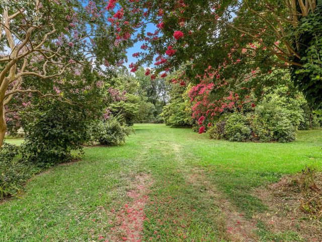 410 Allison Dr, Spartanburg, SC 29306