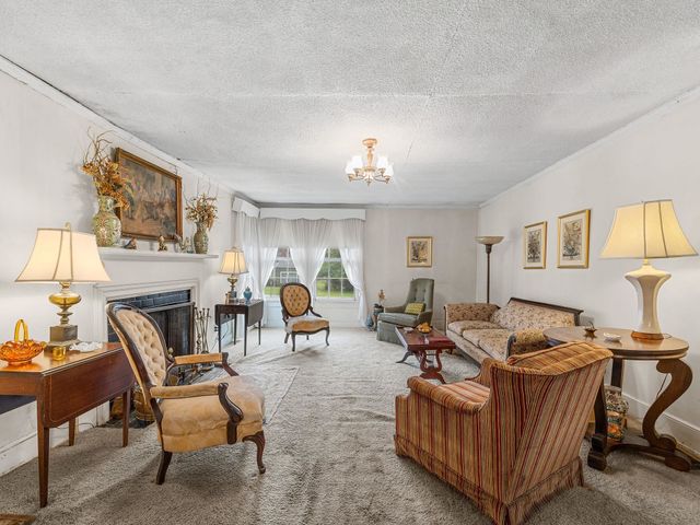 410 Allison Dr, Spartanburg, SC 29306