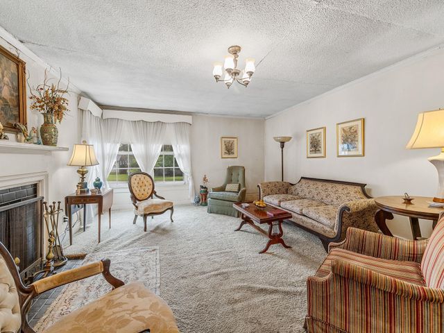 410 Allison Dr, Spartanburg, SC 29306