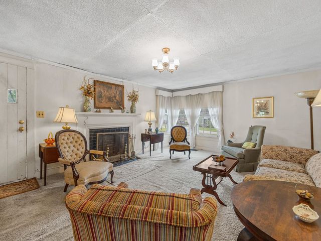 410 Allison Dr, Spartanburg, SC 29306