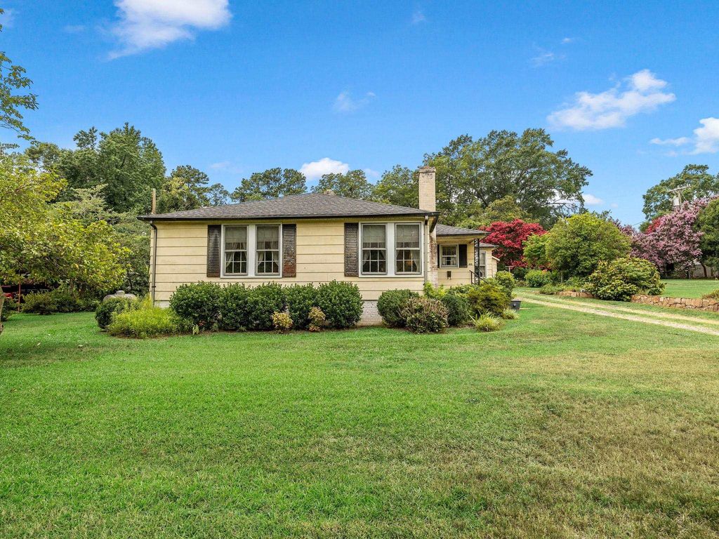 410 Allison Dr, Spartanburg, SC 29306