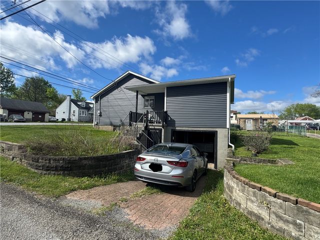 121 Oak Rd, West Deer, PA 15044