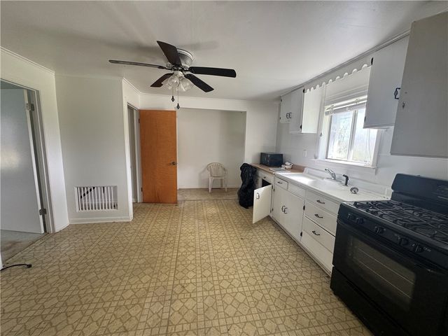 121 Oak Rd, West Deer, PA 15044