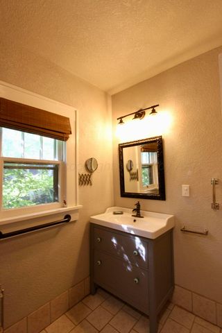 810 N Wall Street, Shamrock, TX 79095