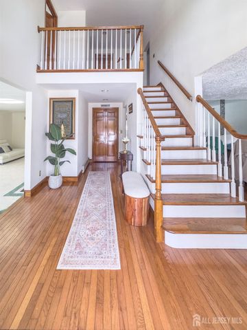 35 warwick Road, Colonia, NJ 07067