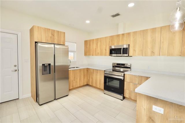 2612 E Israel Avenue A, Alton, TX 78573