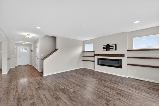 976 Griffin Way, Deforest, WI 53532
