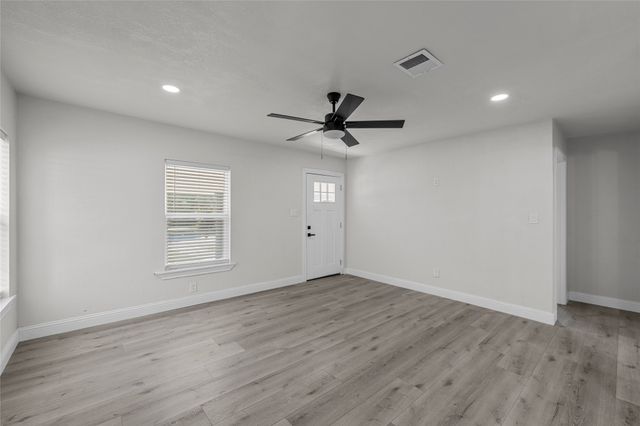 3530 Bluebird Street, Bellmead, TX 76705