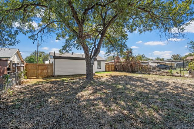 3530 Bluebird Street, Bellmead, TX 76705