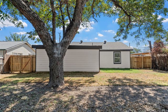 3530 Bluebird Street, Bellmead, TX 76705