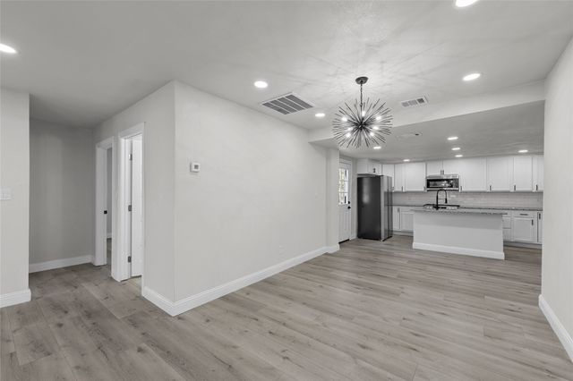 3530 Bluebird Street, Bellmead, TX 76705