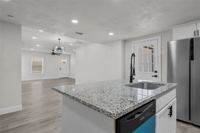 3530 Bluebird Street, Bellmead, TX 76705