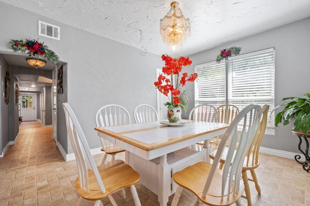 501 S Austin Street, De Leon, TX 76444