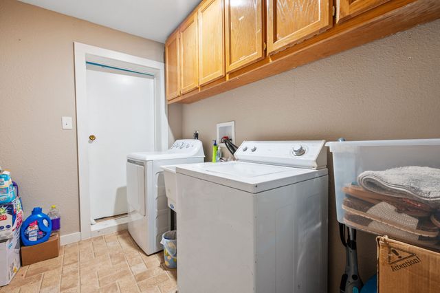 501 S Austin Street, De Leon, TX 76444