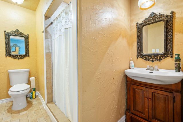 501 S Austin Street, De Leon, TX 76444