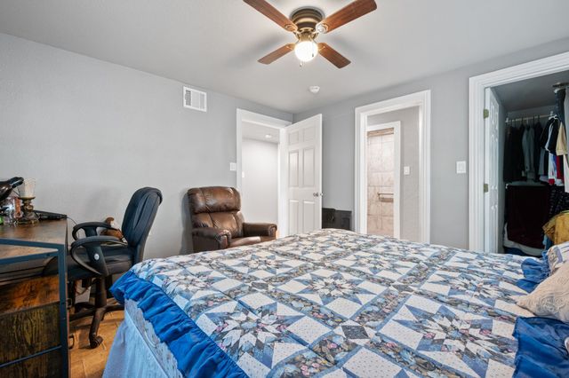 501 S Austin Street, De Leon, TX 76444