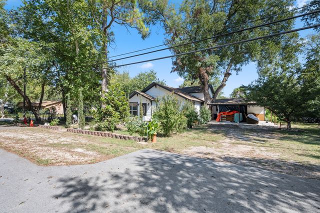 501 S Austin Street, De Leon, TX 76444