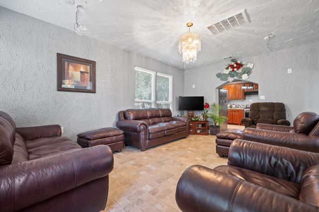 501 S Austin Street, De Leon, TX 76444