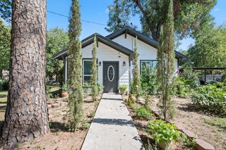 501 S Austin Street, De Leon, TX 76444