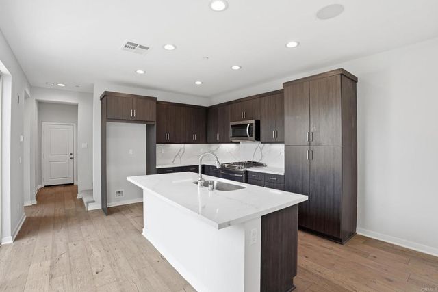 951 Camino Aldea, Chula Vista, CA 91913