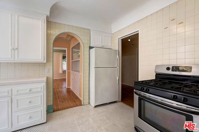 7932 Blackburn Avenue, Los Angeles, CA 90048