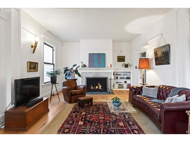 536 Se 17TH Ave, Portland, OR 97214