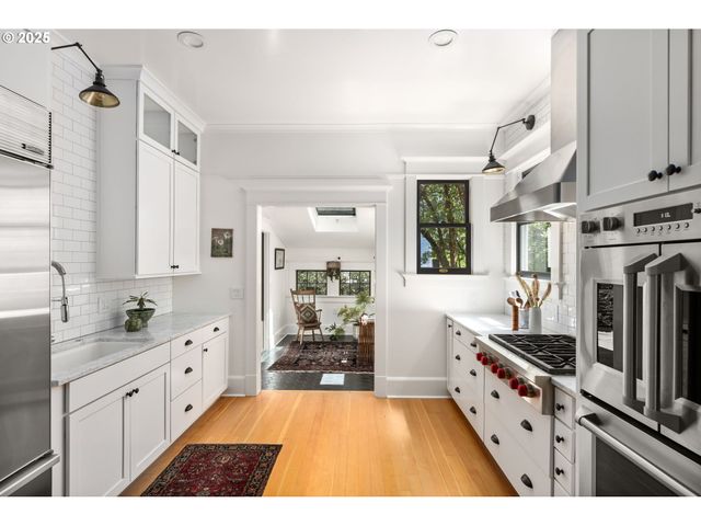 536 Se 17TH Ave, Portland, OR 97214