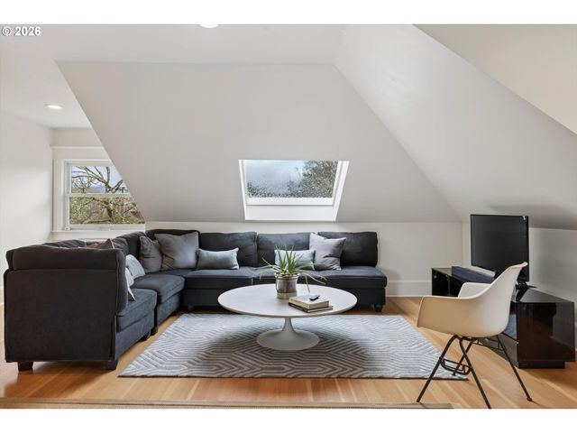 536 Se 17TH Ave, Portland, OR 97214